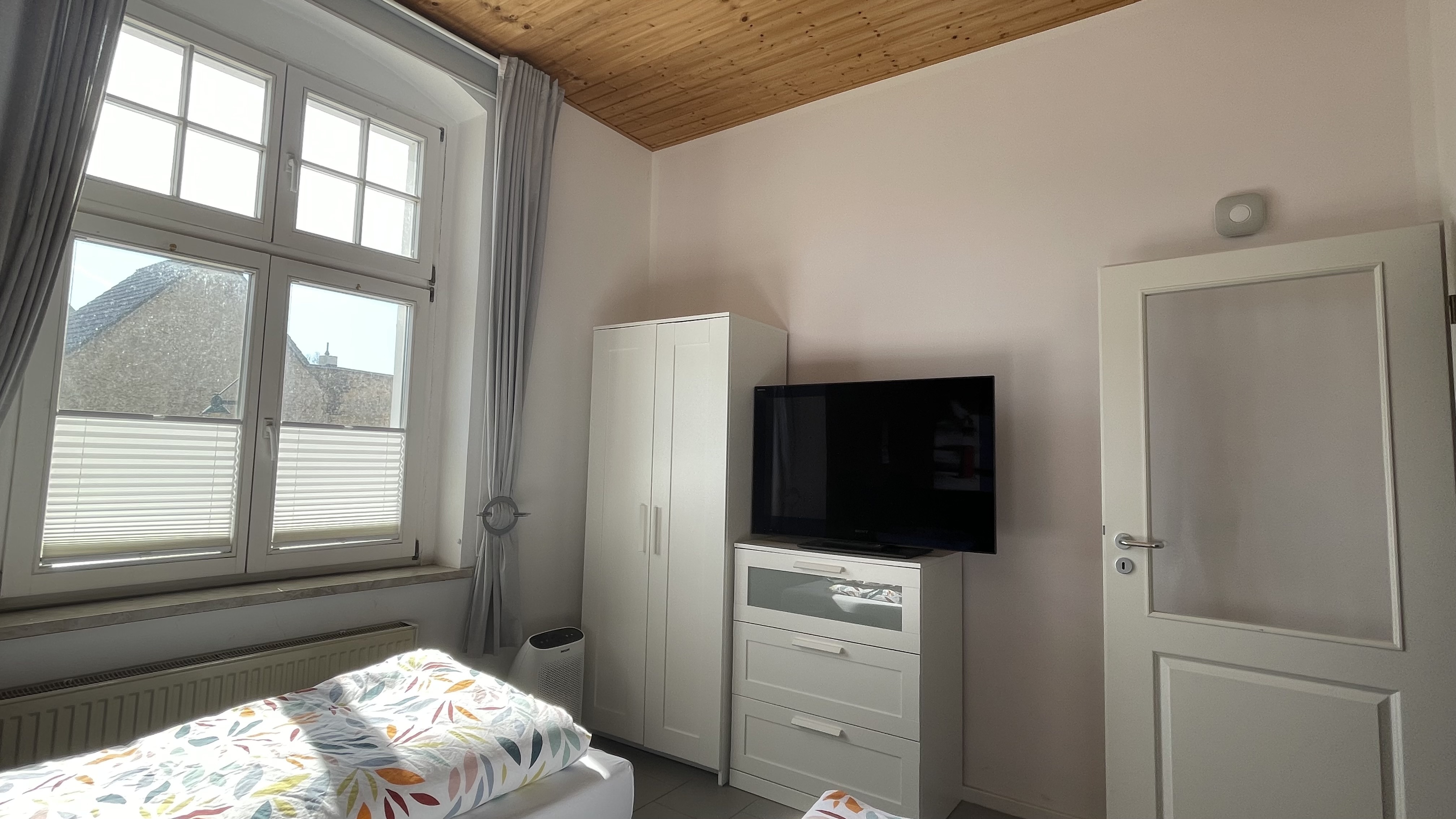 Schlafzimmer 1